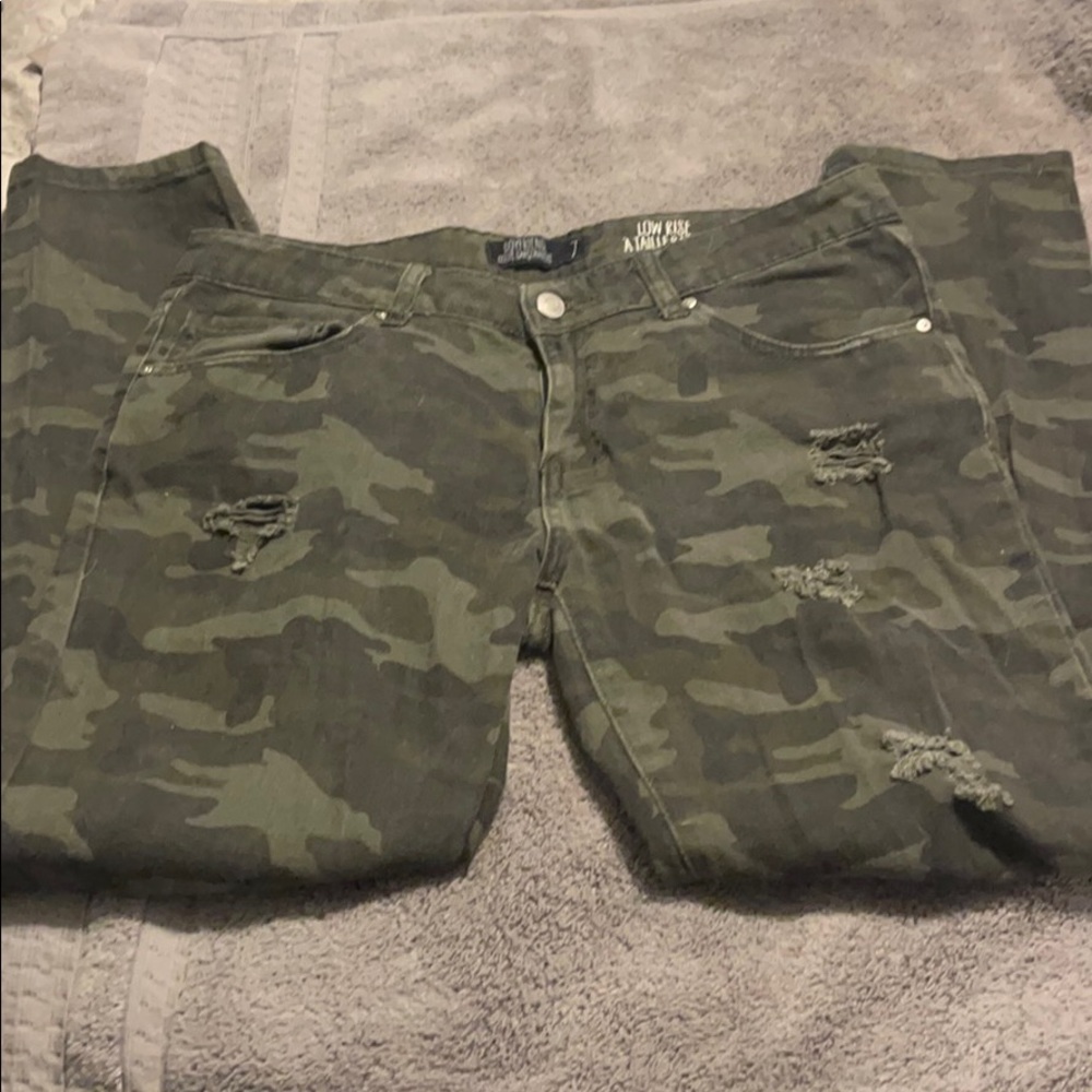 Camo boyfriend jeans